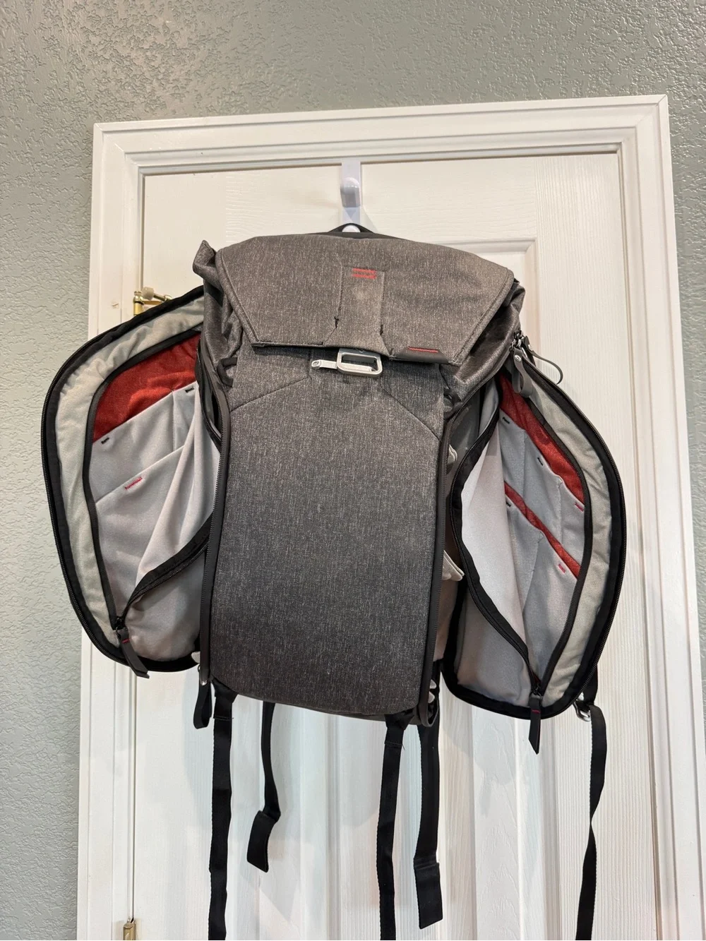 Gray Everyday Backpack - Peak Design 30L